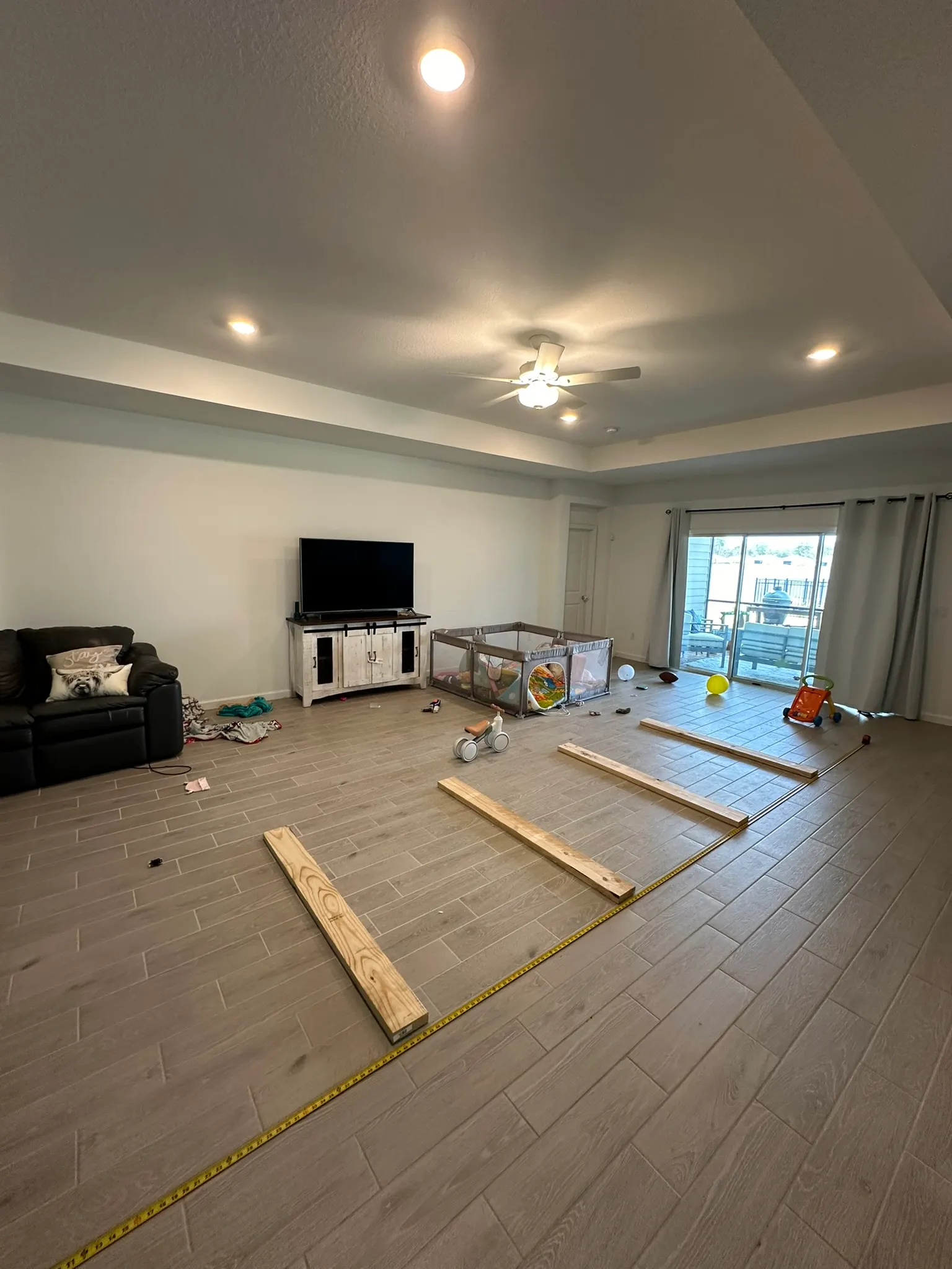 Fernandina Beach Home: Herringbone Backsplash, Faux Beam, and Tongue-and-Groove Ceiling in Fernandina Beach, photo 11