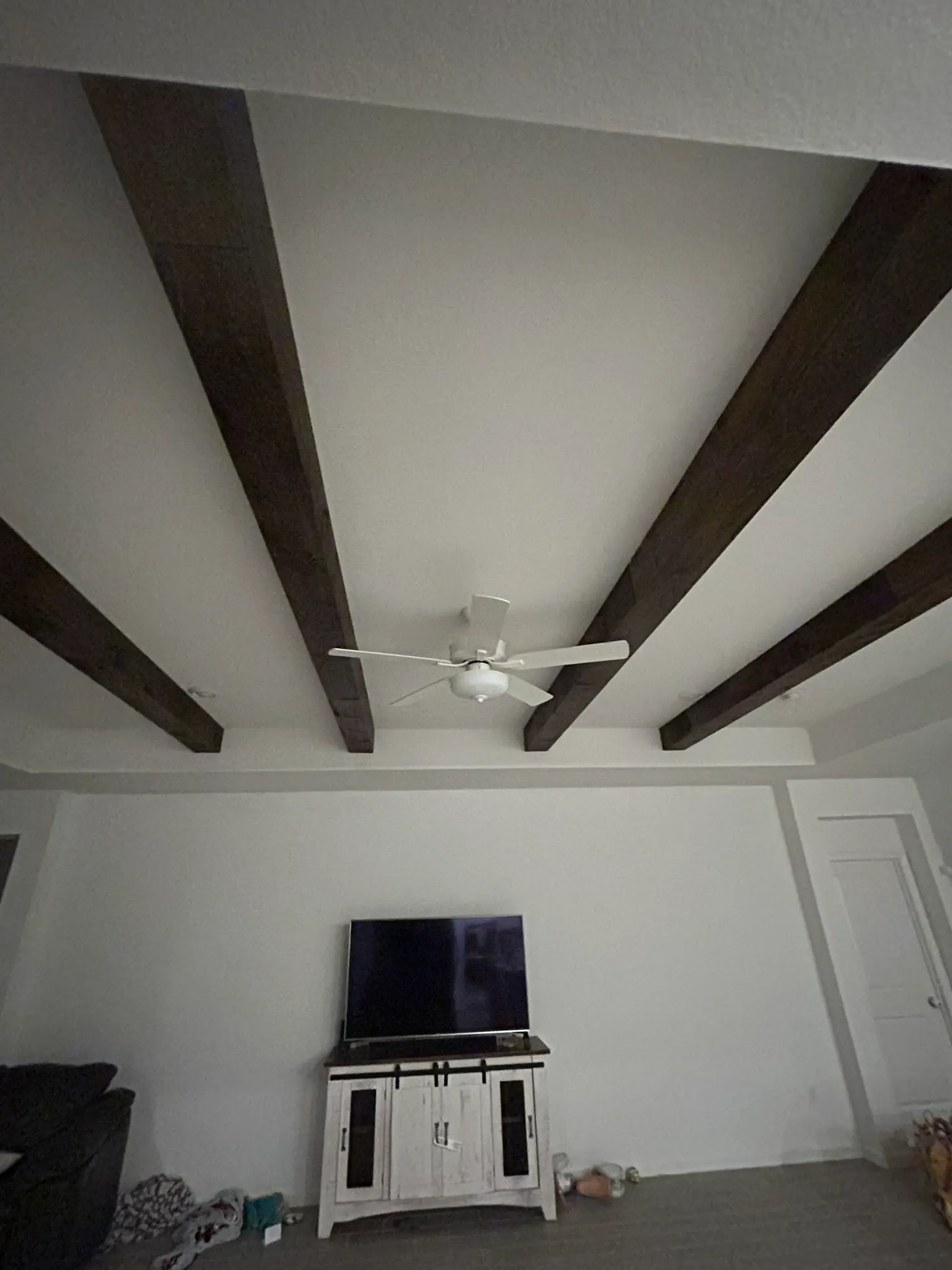 Fernandina Beach Home: Herringbone Backsplash, Faux Beam, and Tongue-and-Groove Ceiling in Fernandina Beach, photo 14
