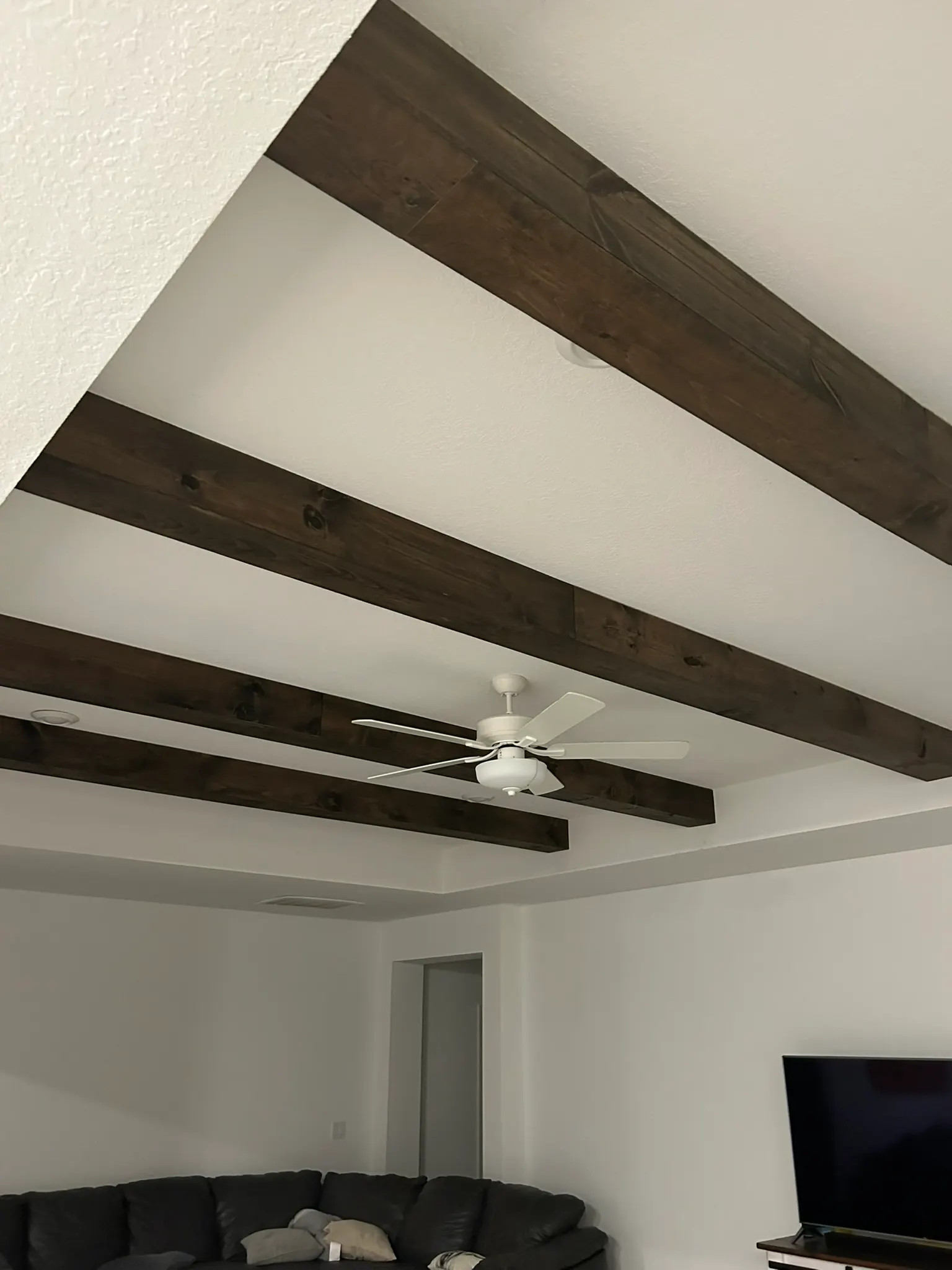 Fernandina Beach Home: Herringbone Backsplash, Faux Beam, and Tongue-and-Groove Ceiling in Fernandina Beach, photo 16