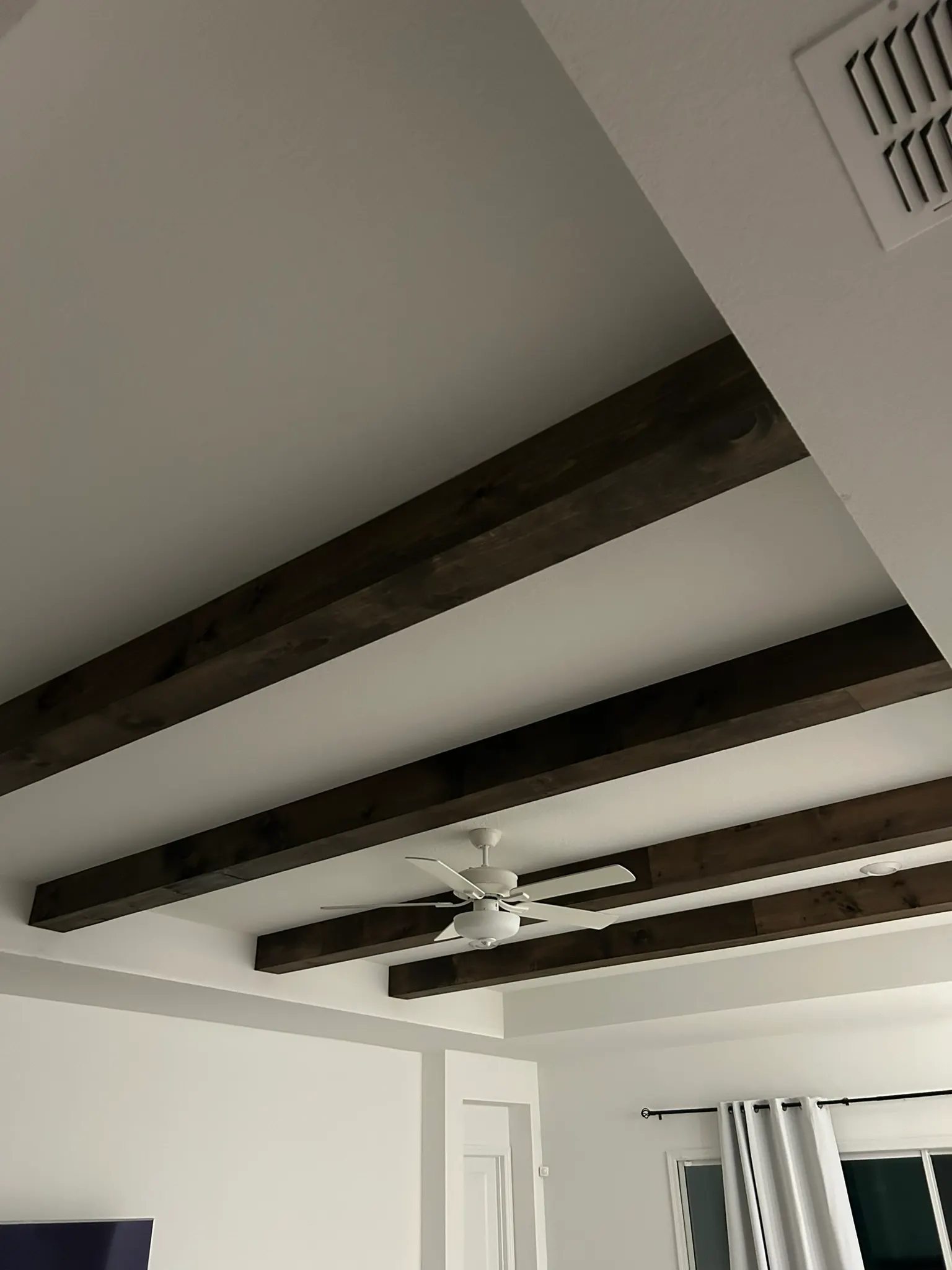Fernandina Beach Home: Herringbone Backsplash, Faux Beam, and Tongue-and-Groove Ceiling in Fernandina Beach, photo 17