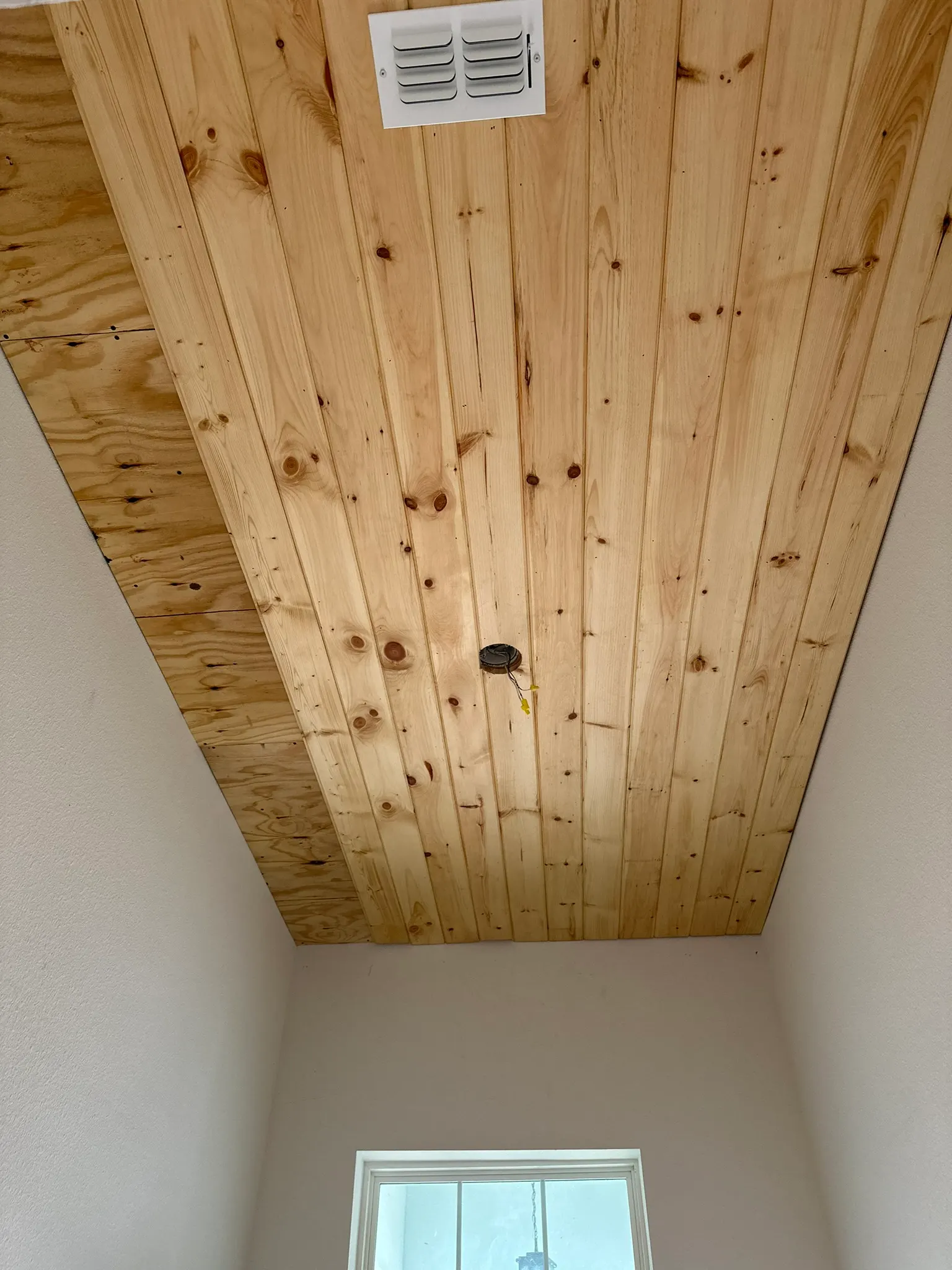Fernandina Beach Home: Herringbone Backsplash, Faux Beam, and Tongue-and-Groove Ceiling in Fernandina Beach, photo 19