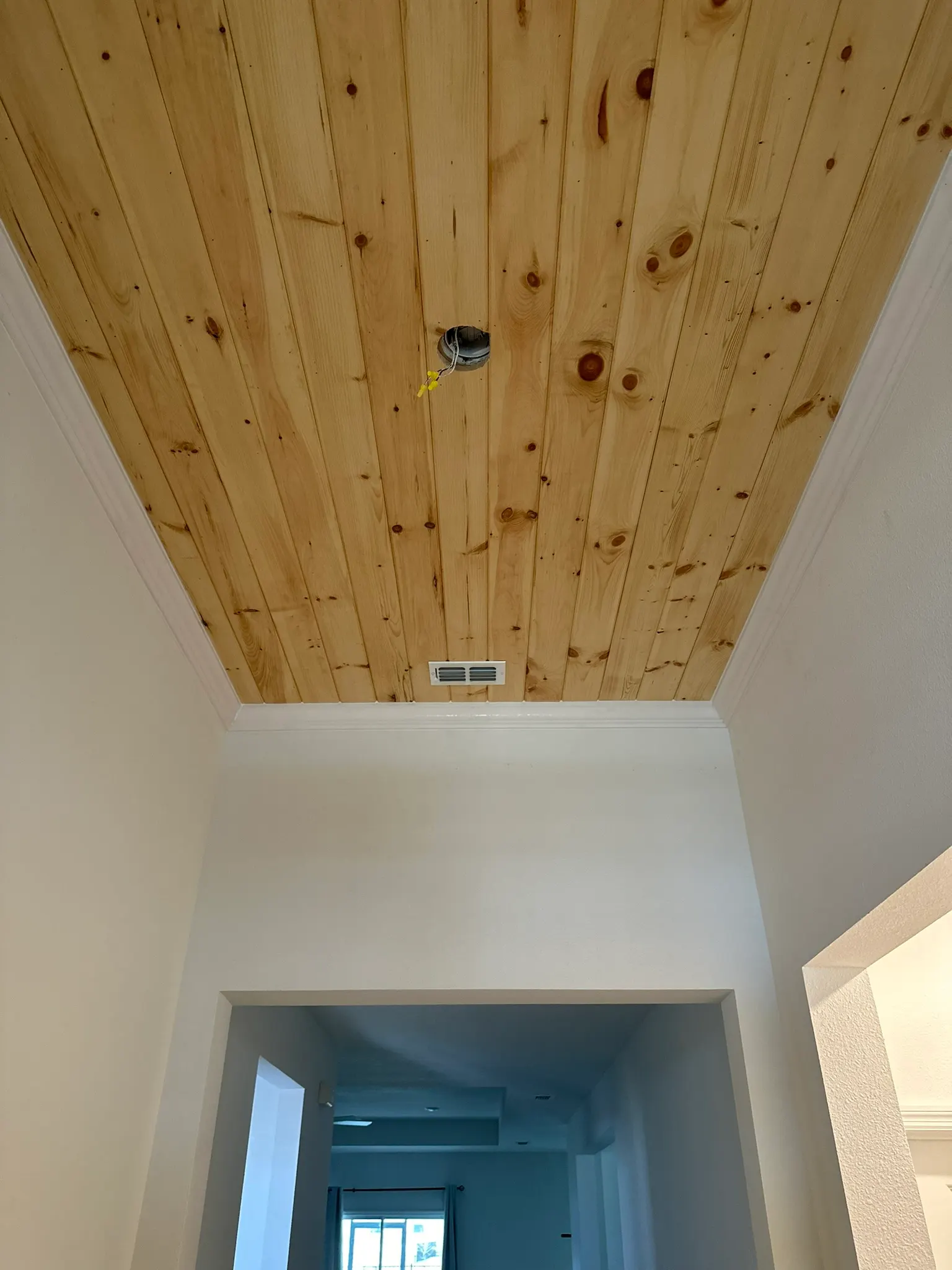 Fernandina Beach Home: Herringbone Backsplash, Faux Beam, and Tongue-and-Groove Ceiling in Fernandina Beach, photo 20