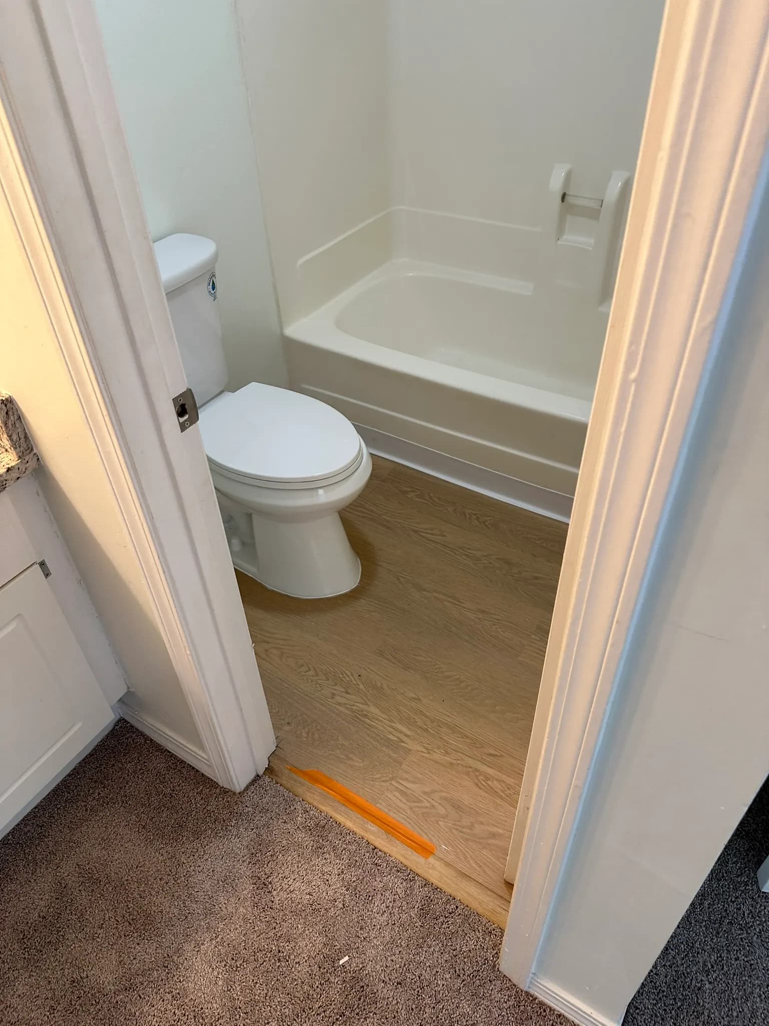 Second Jacksonville Beach Apartment, Same Waterproof Plank in Jacksonville Beach, photo 4