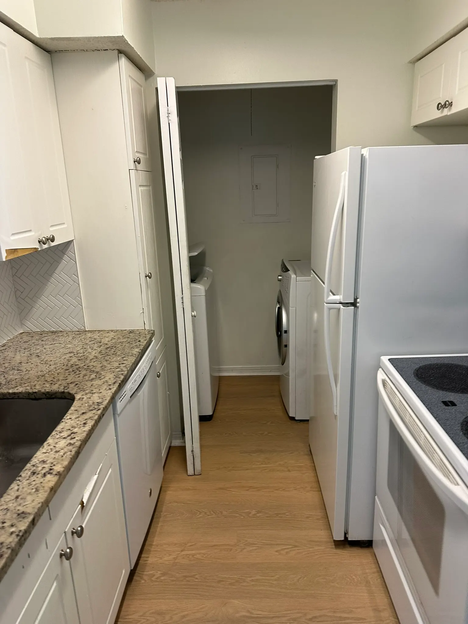 Second Jacksonville Beach Apartment, Same Waterproof Plank in Jacksonville Beach, photo 7