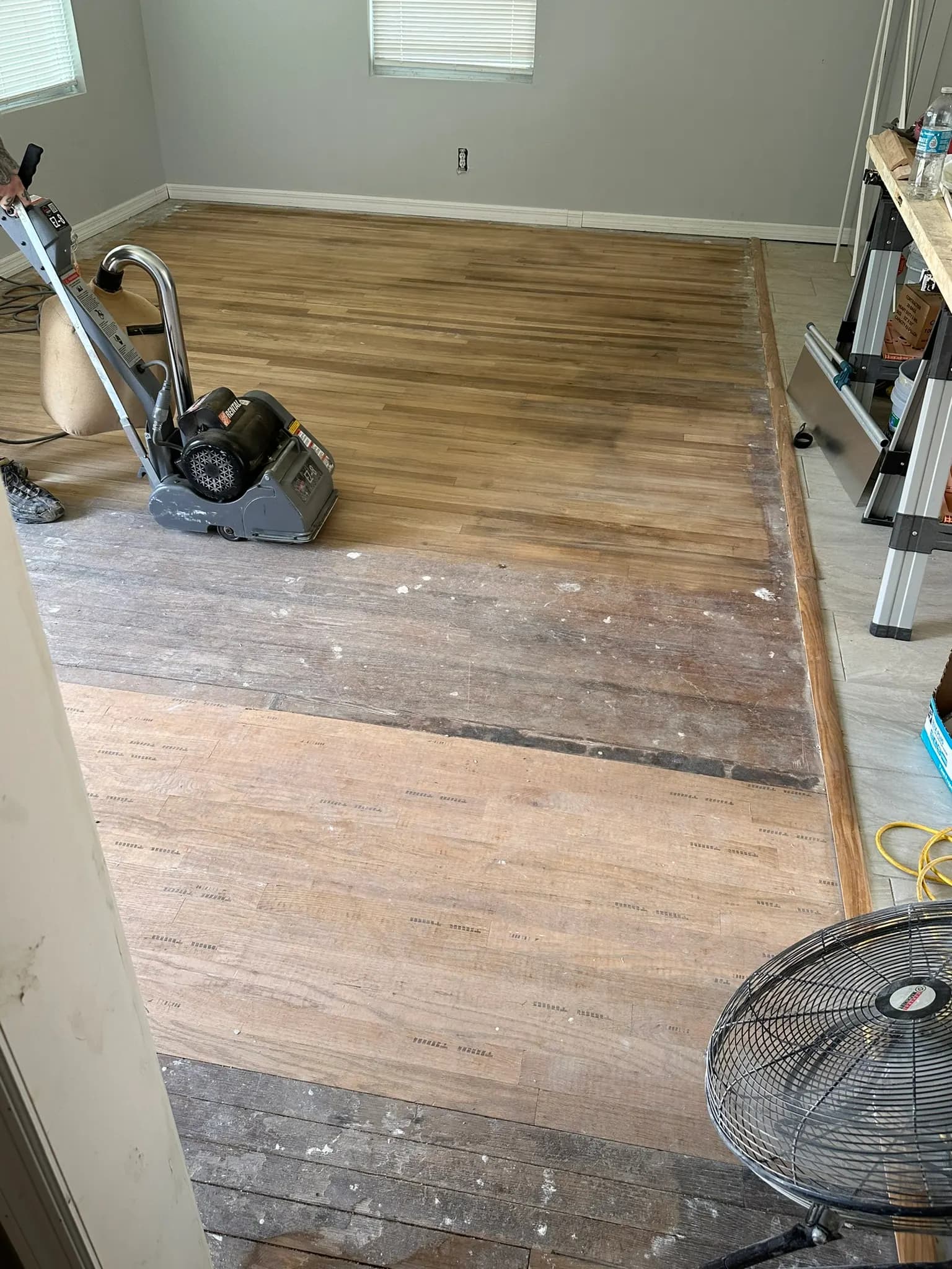 1,300 sq ft Oak Hardwood Refinish in Jacksonville, photo 4