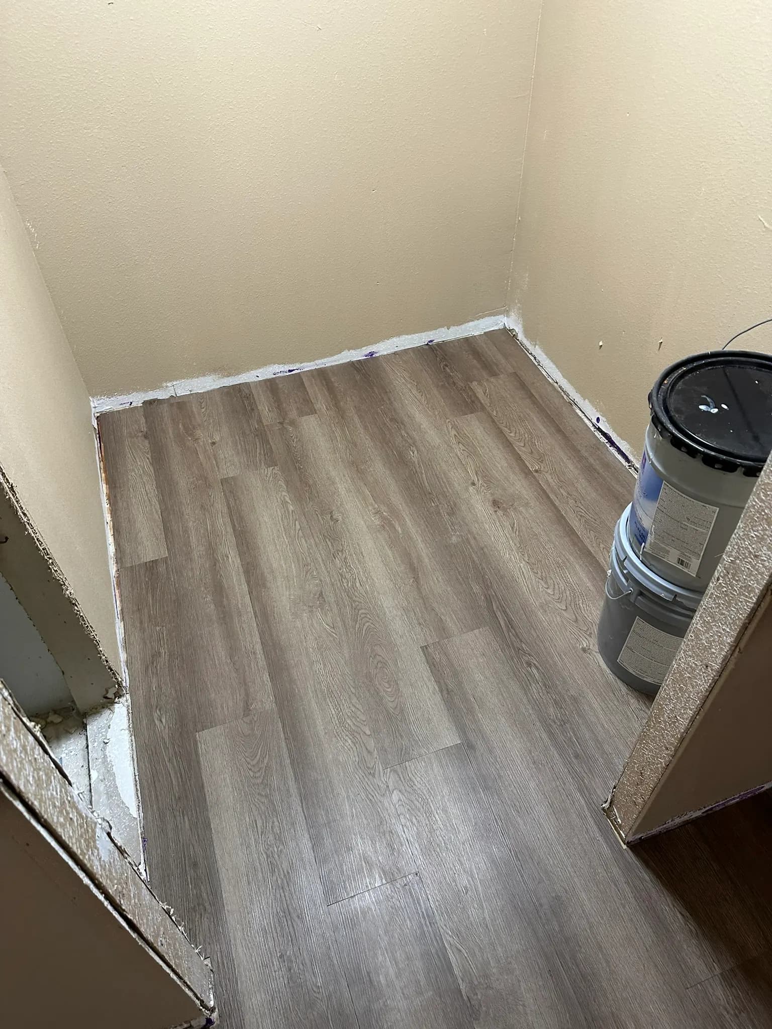 1,650 sq ft Luxury Vinyl Tile, Second Manufactured Home in Jacksonville, photo 7