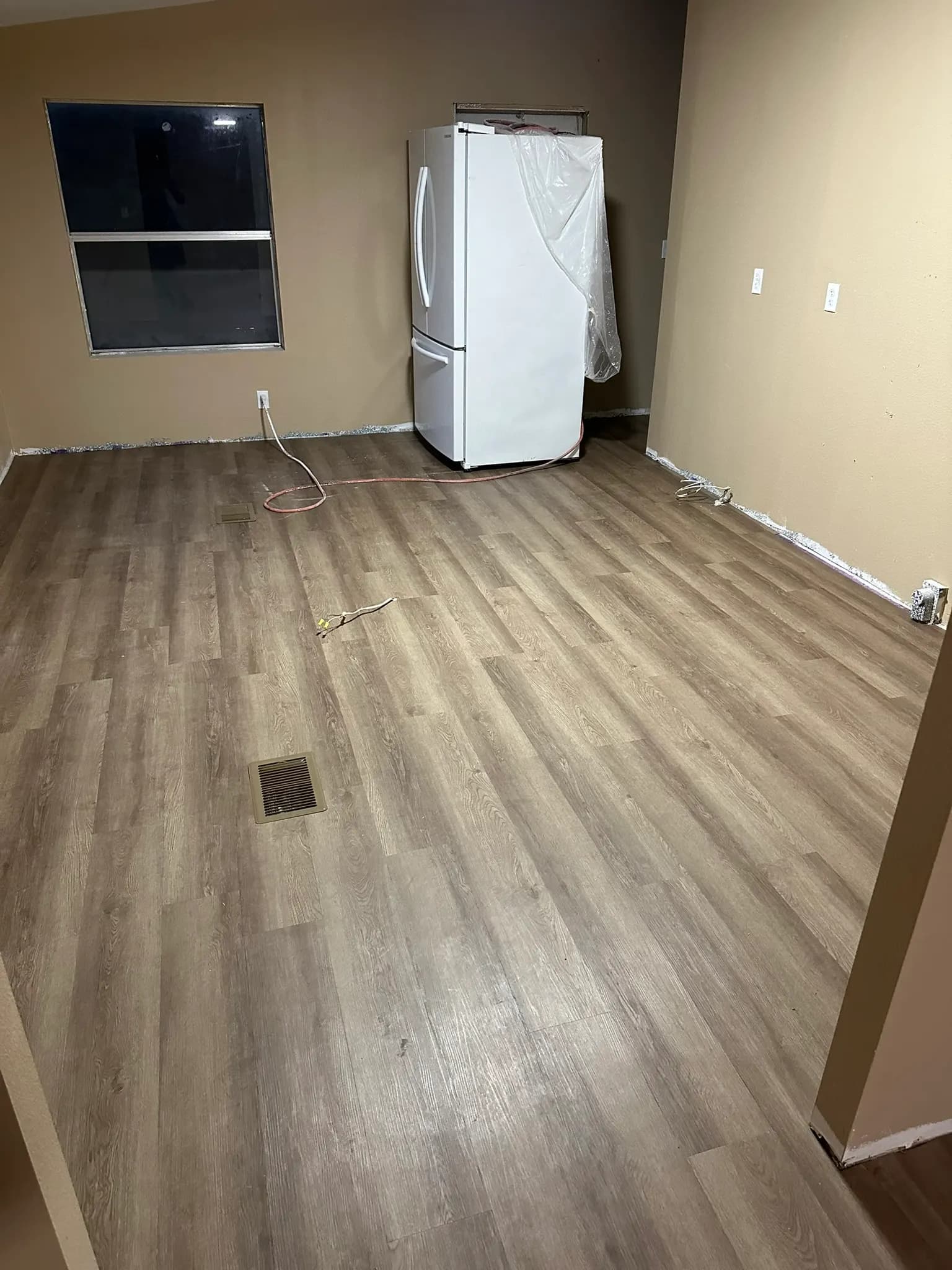 1,650 sq ft Luxury Vinyl Tile, Second Manufactured Home in Jacksonville, photo 10