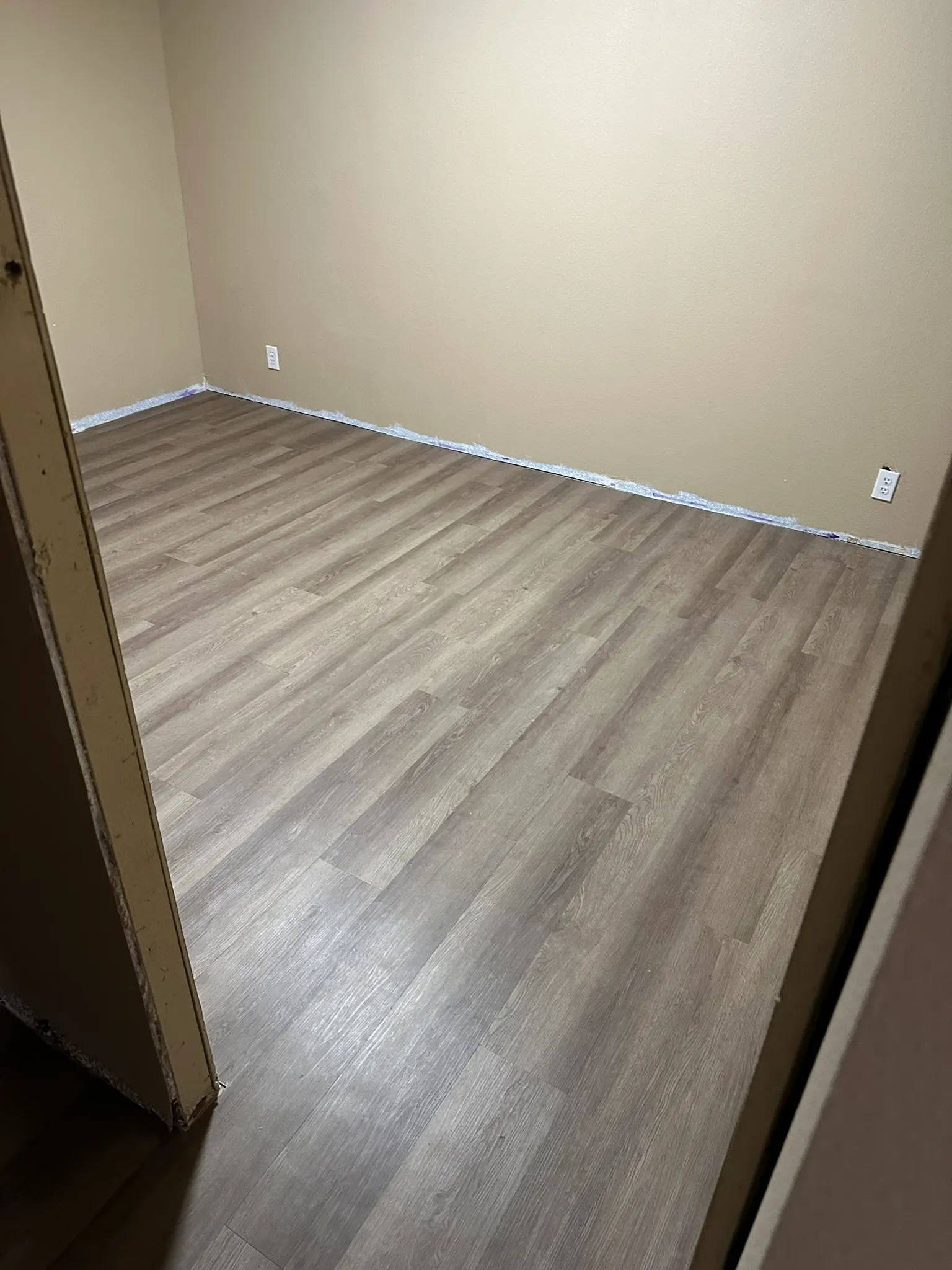 1,650 sq ft Luxury Vinyl Tile, Second Manufactured Home in Jacksonville, photo 12