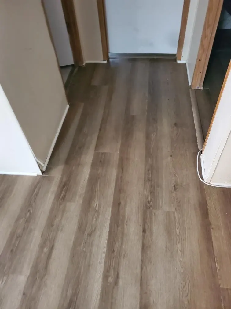 1,350 sq ft Luxury Vinyl Tile in a Manufactured Home in Jacksonville, photo 7